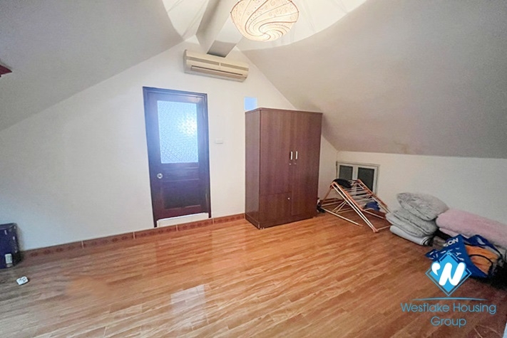 A lovely house 3 bedroom for rent on Tu Hoa st , Tay Ho district.