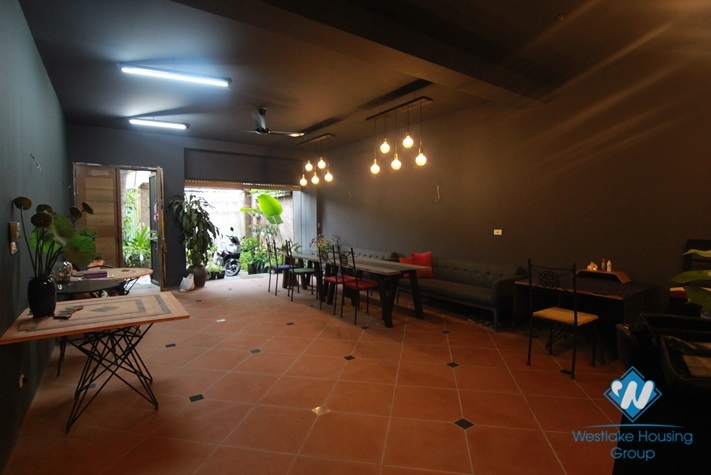 Lovely house with small garden for rent in Au Co st, Tay Ho district 