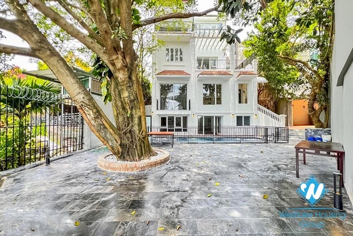 Gorgeous house with large green garden  for rent in Tay Ho, Hanoi