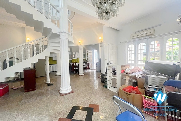 White house with big yard for rent in Tay Ho District