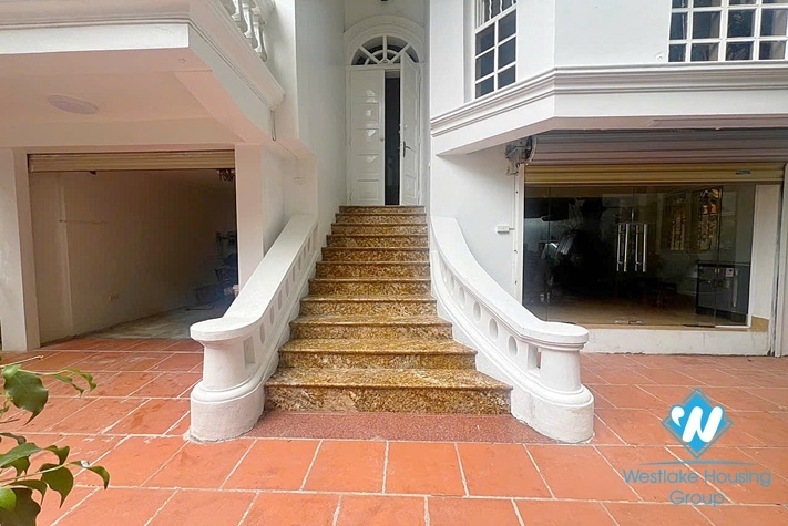 White house with big yard for rent in Tay Ho District