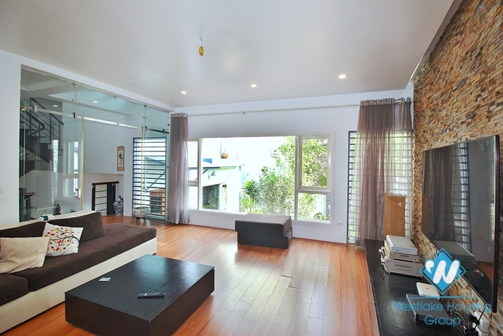 Garden 4beds house for rent in Au Co, Tay Ho