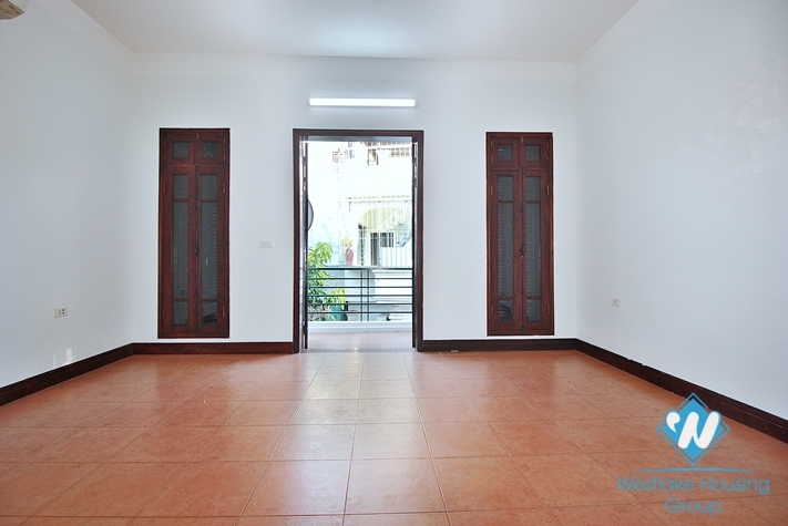 Renovated 5 bedrooms house for rent in Au Co, Tay Ho