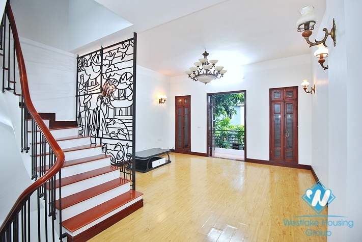 Renovated 5 bedrooms house for rent in Au Co, Tay Ho