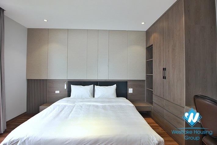 High floor and lake view 2 bedrooms apartment for rent in Tay Ho 