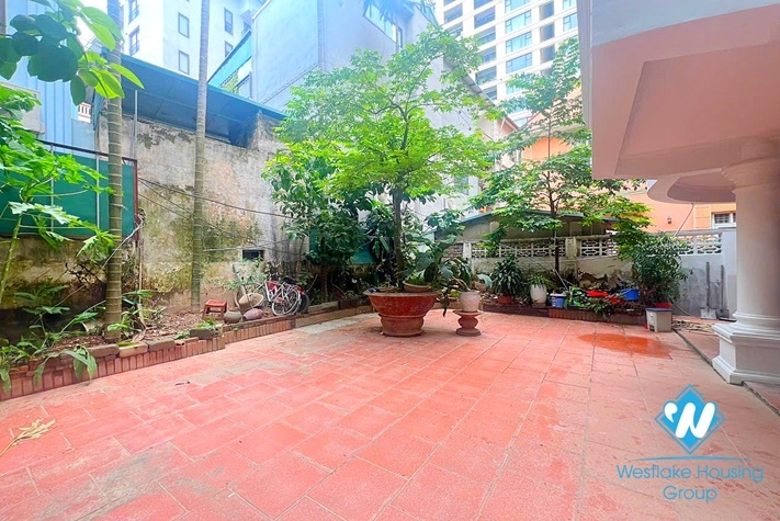 White house with big yard for rent in Tay Ho District