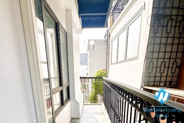 A nicely high floor and elegant apartment for rent in Truc Bach