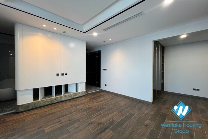 Penthouse apartment for rent at Vinhome Metropolis 29 Lieu Giai