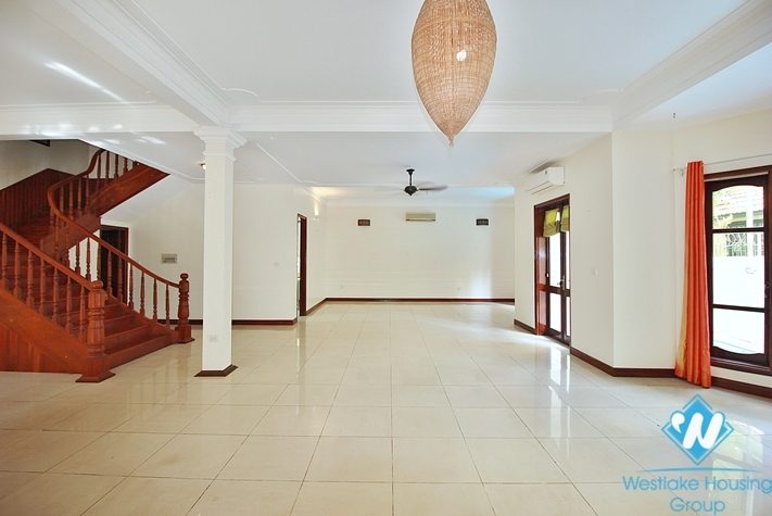 Swimming pool and garden villa with 5 bedroom in To ngoc van, Tay ho