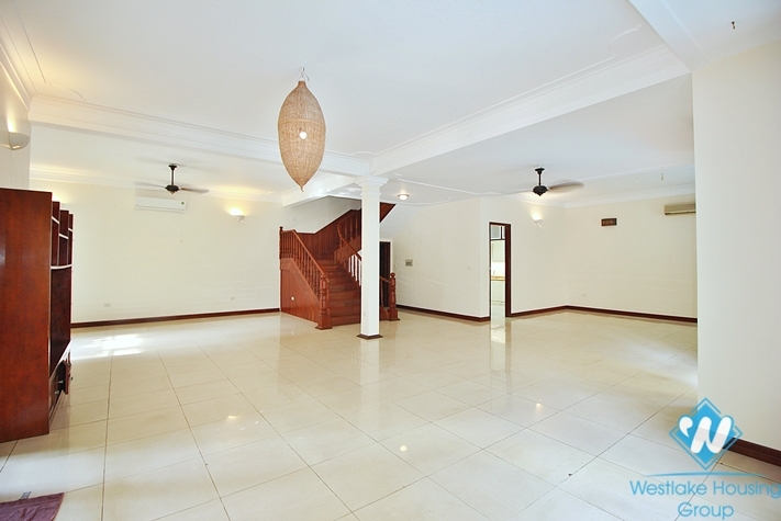 Swimming pool and garden villa with 5 bedroom in To ngoc van, Tay ho