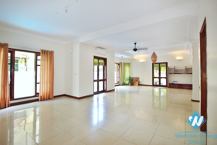 Swimming pool and garden villa with 5 bedroom in To ngoc van, Tay ho