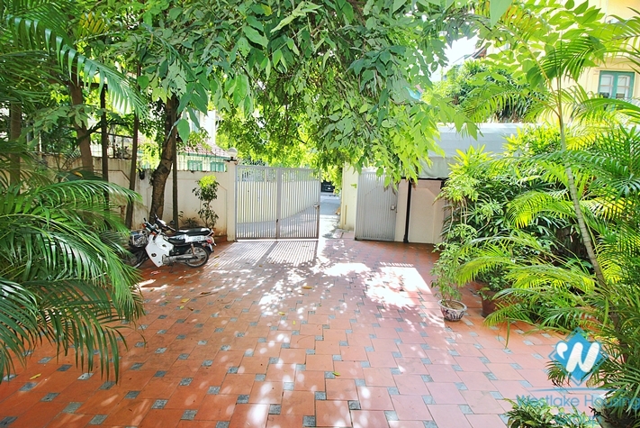 Swimming pool and garden villa with 5 bedroom in To ngoc van, Tay ho