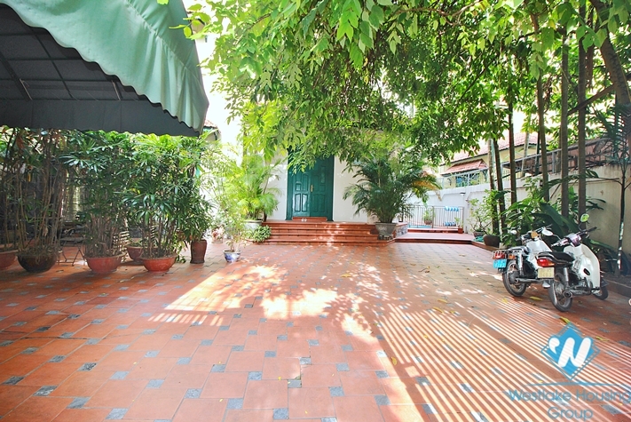 Swimming pool and garden villa with 5 bedroom in To ngoc van, Tay ho