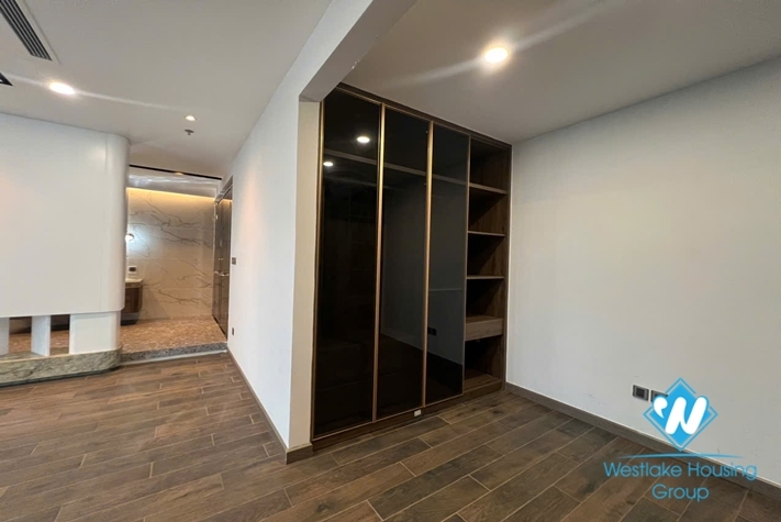 Penthouse apartment for rent at Vinhome Metropolis 29 Lieu Giai