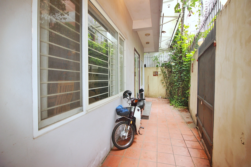 Beautiful house, fully furnished for rent on Tay Ho Street