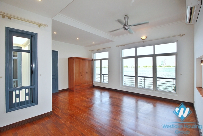 Unfurnished house for rent on the lake, Tay Ho District 