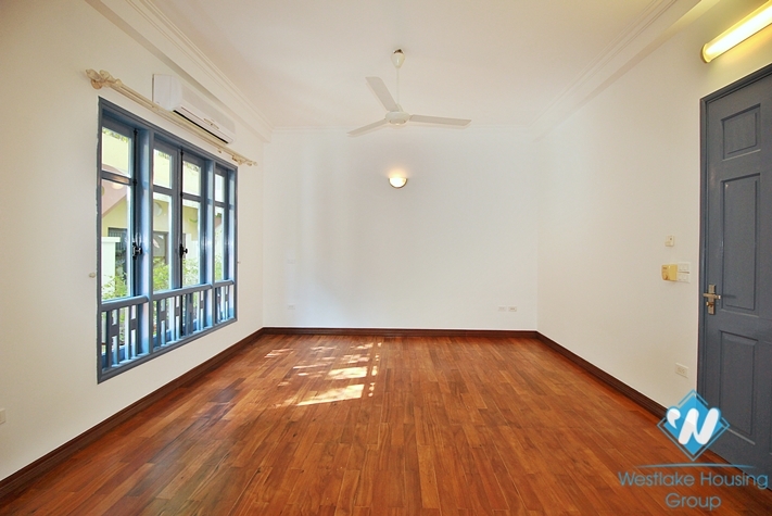 Unfurnished house for rent on the lake, Tay Ho District 