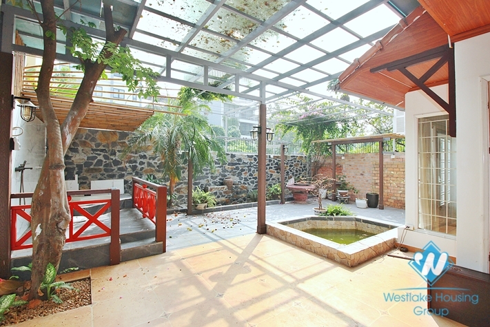 Ancient garden house for rent in Tay Ho district, Ha Noi