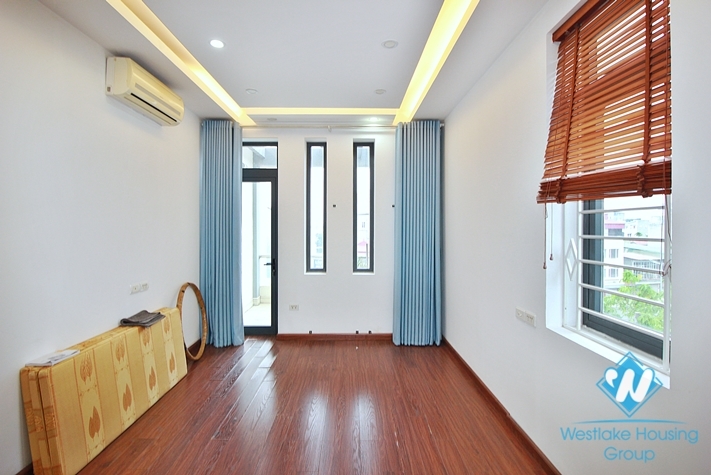 Bright corner house for rent in Tay Ho, Ha Noi