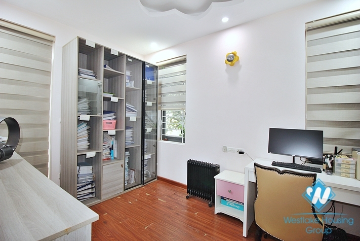 Bright corner house for rent in Tay Ho, Ha Noi