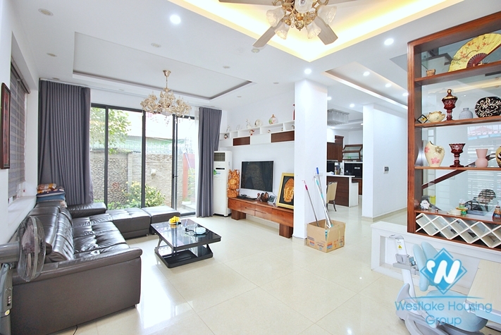 Bright corner house for rent in Tay Ho, Ha Noi