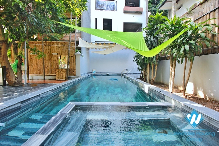 550 sqm garden and swimming pool villa for rent in Tay Ho