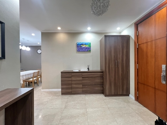 New beautiful 3 bedroom apartment fully furnished