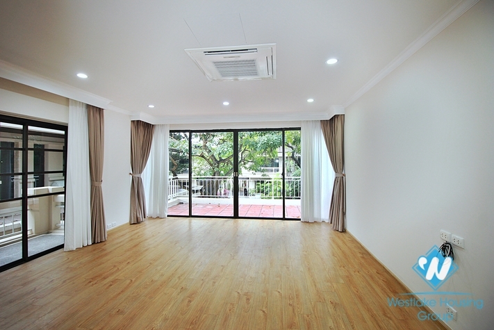 Fully serviced and spacious villa for rent in Tay Ho, Ha Noi