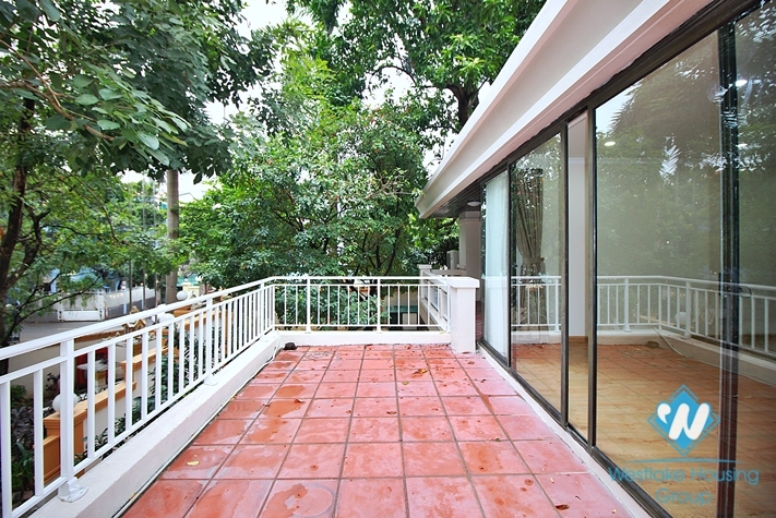 Fully serviced and spacious villa for rent in Tay Ho, Ha Noi