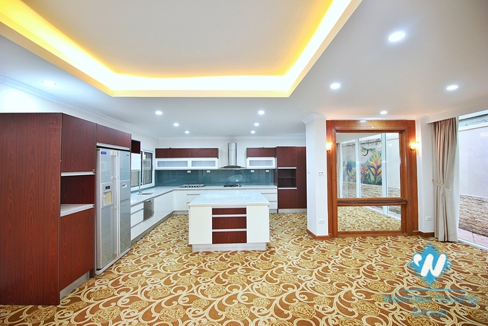 Fully serviced and spacious villa for rent in Tay Ho, Ha Noi