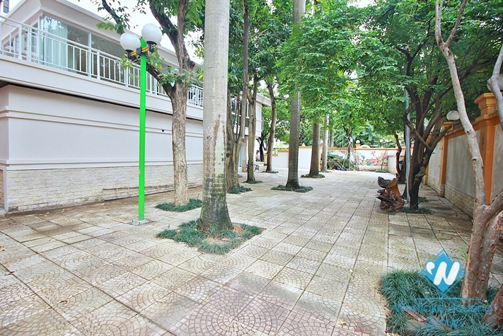 Fully serviced and spacious villa for rent in Tay Ho, Ha Noi