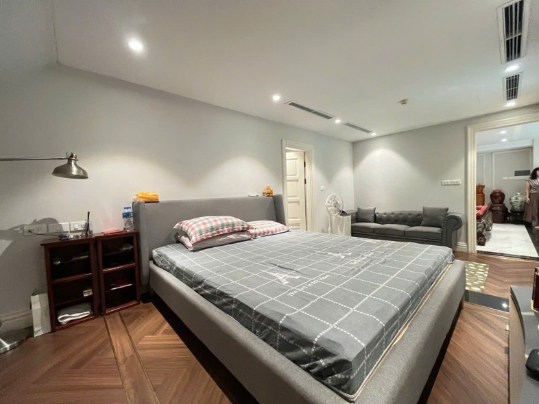 Cosy duplex apartment, big size with 4 bedrooms for rent in Ciputra, Tay Ho district, Ha Noi