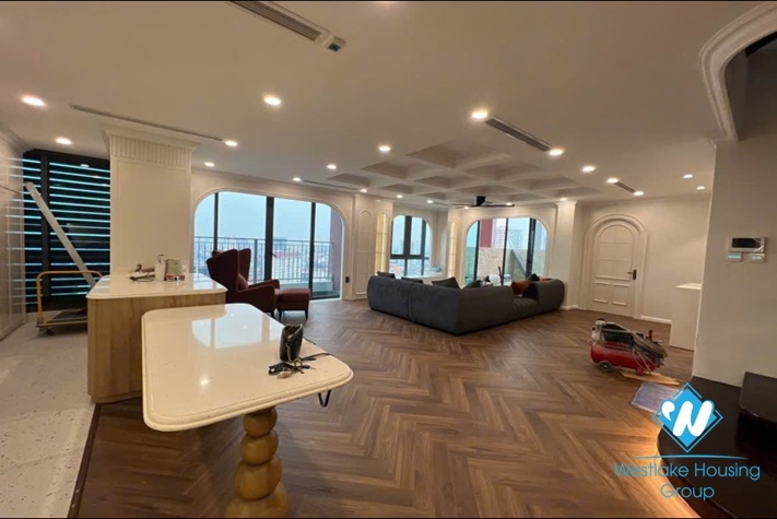 Penthouse apartment for rent at One 18 Ngoc Lam building