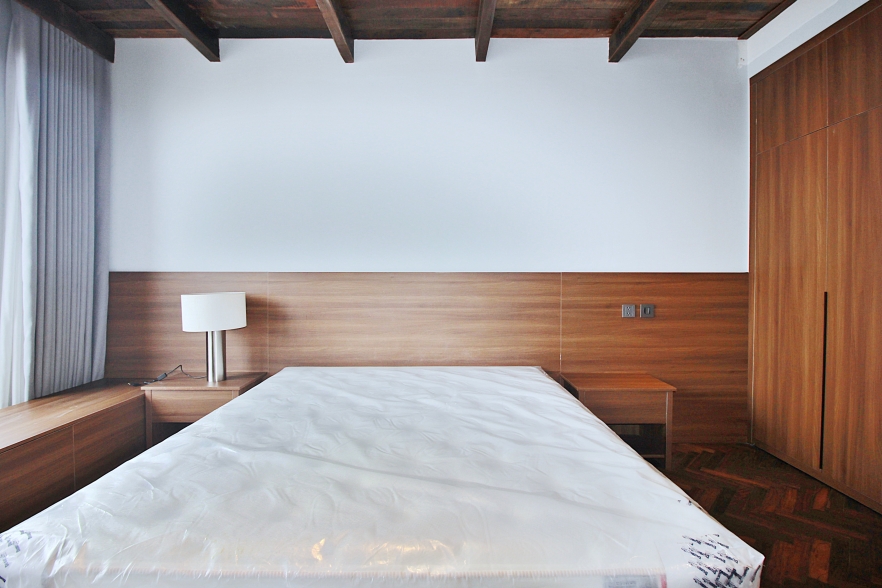 02-bedroom apartment with large balcony and lake view for rent in Tay Ho area, Hanoi, Vietnam