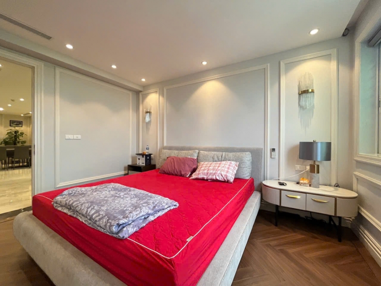 Cosy duplex apartment, big size with 4 bedrooms for rent in Ciputra, Tay Ho district, Ha Noi