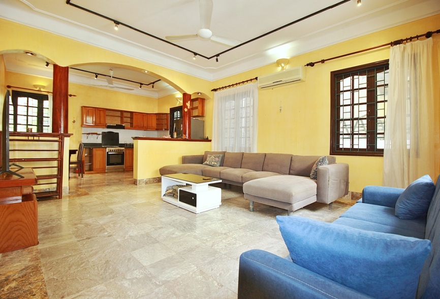 A lovely house 3 bedroom for rent on Tu Hoa st , Tay Ho district.