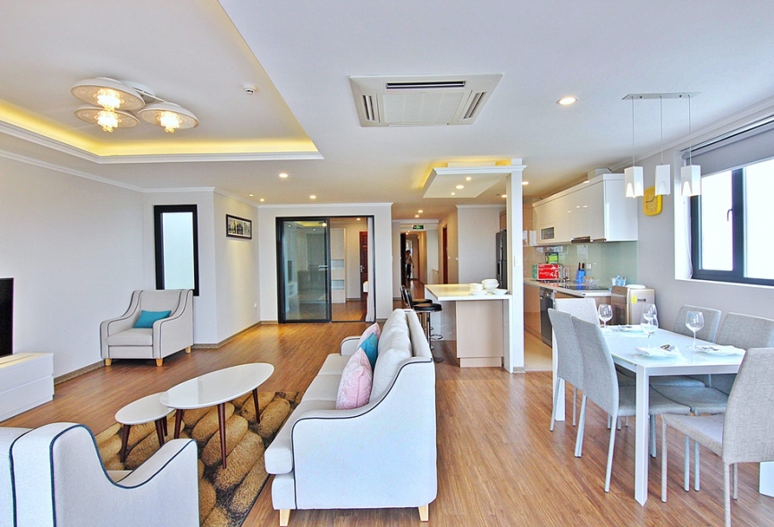 High-end apartment with lakeview in Tay Ho, Ha Noi for rent