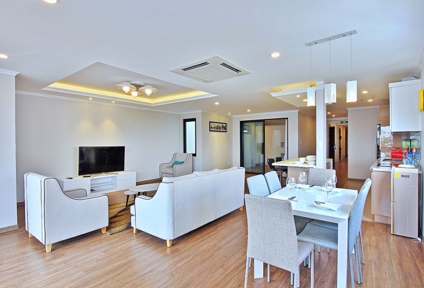 High-end apartment with lakeview in Tay Ho, Ha Noi for rent
