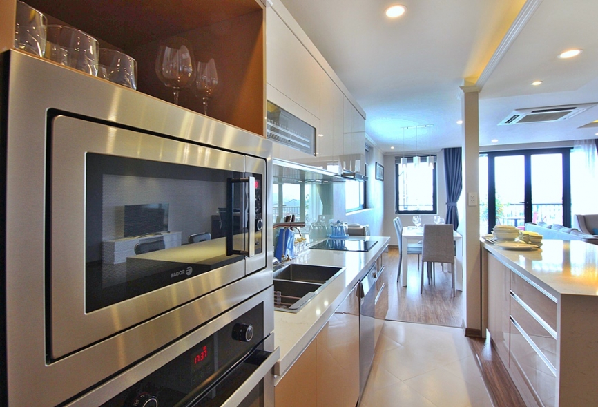 High-end apartment with lakeview in Tay Ho, Ha Noi for rent