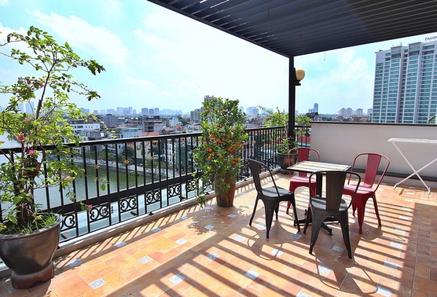 High-end apartment with lakeview in Tay Ho, Ha Noi for rent