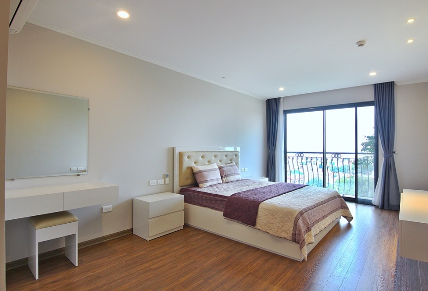 High-end apartment with lakeview in Tay Ho, Ha Noi for rent