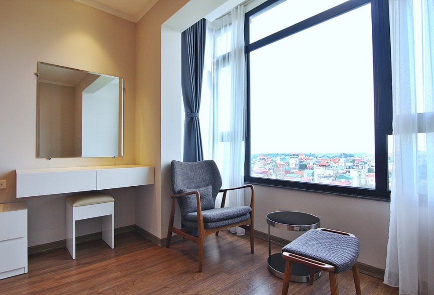 High-end apartment with lakeview in Tay Ho, Ha Noi for rent