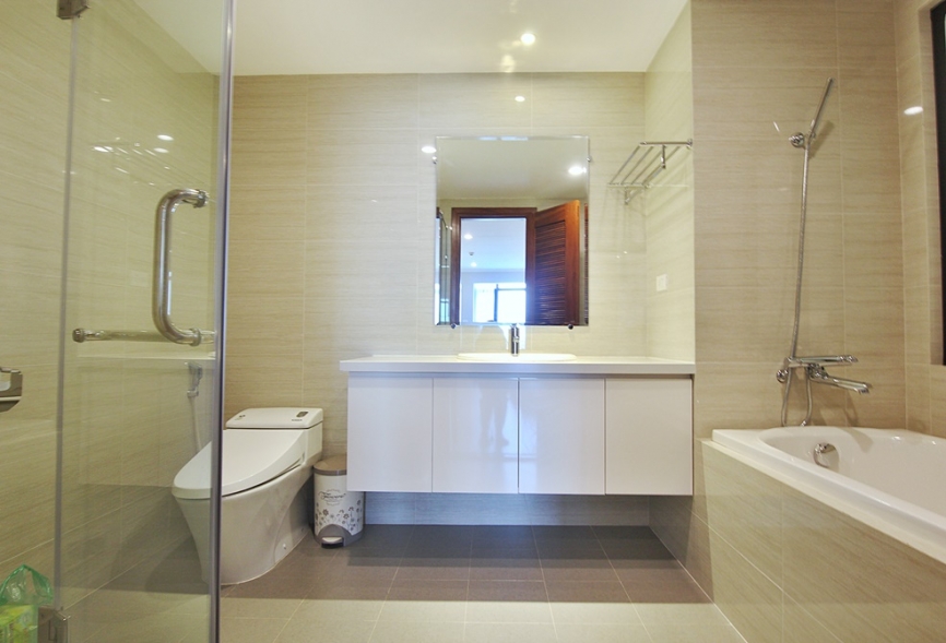 High-end apartment with lakeview in Tay Ho, Ha Noi for rent