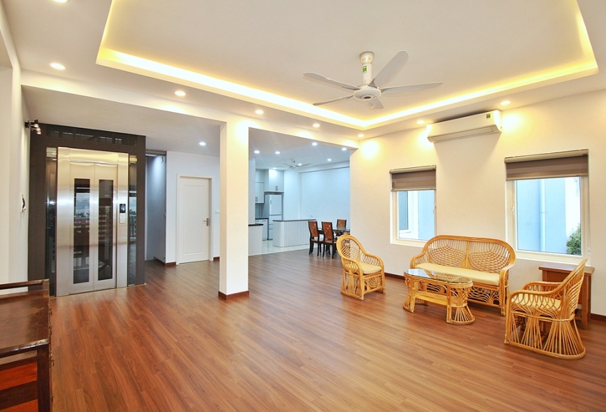 A spacious 5 bedroom house for rent in Tay ho, Hanoi