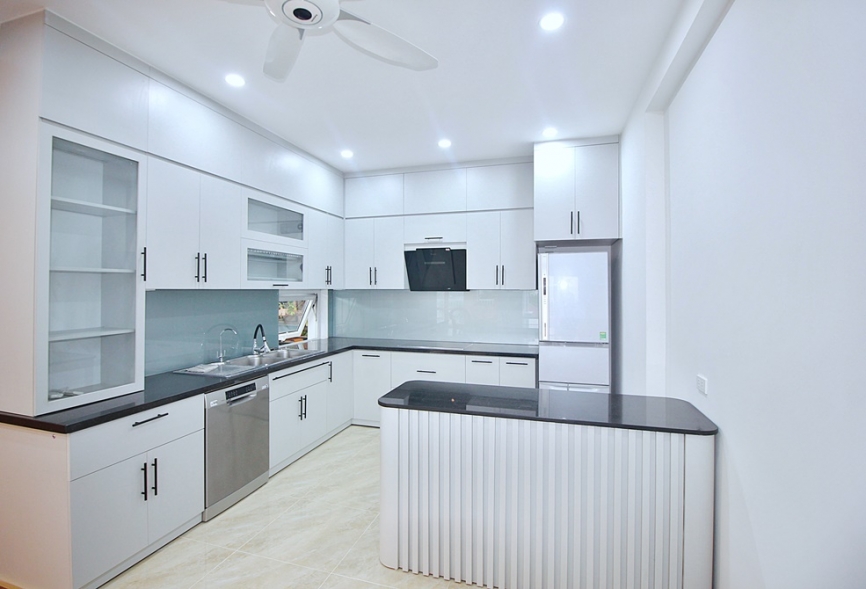 A spacious 5 bedroom house for rent in Tay ho, Hanoi