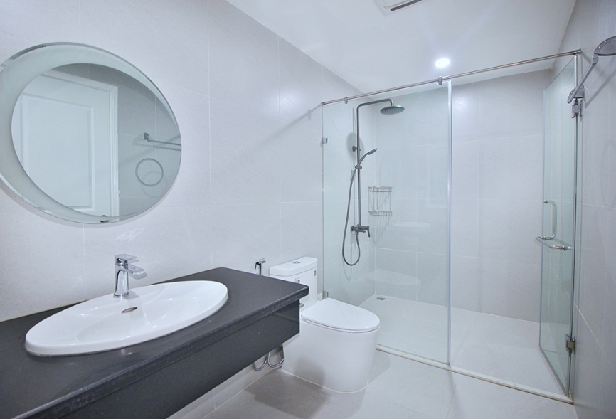 A spacious 5 bedroom house for rent in Tay ho, Hanoi