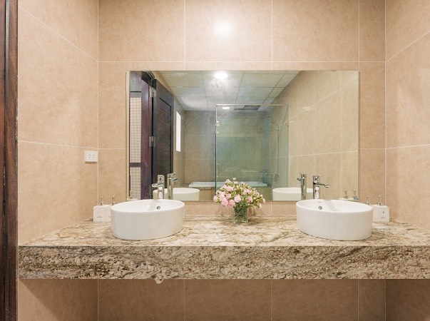 A charming and spacious four bedrooms for rent in Xuan Dieu st, Tay Ho