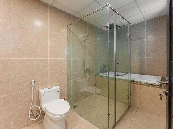A charming and spacious four bedrooms for rent in Xuan Dieu st, Tay Ho