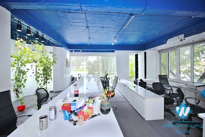 An office or coffee house with big yard for rent in Tay Ho, Ha Noi
