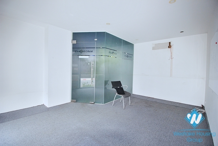 An office or coffee house with big yard for rent in Tay Ho, Ha Noi